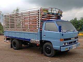 ขายNPR 115แรงม้าF หน้า-หลังอยากซื้อเท่าไรว่ามาครับอยากขาย