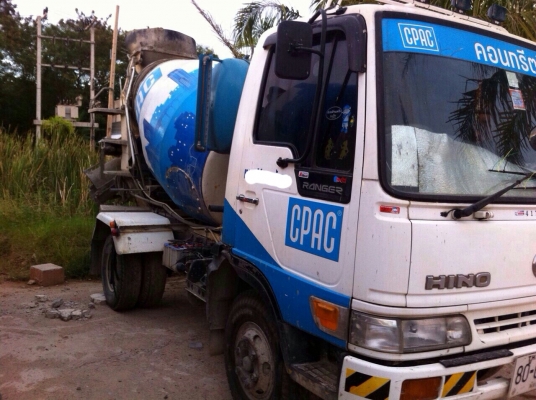 รถโม่ปูน 6ล้อ