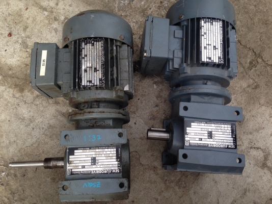 ขายมอเตอร์เกียร์ SEW 0.5 HP. อัตราทด 1:37 สภาพสวยมาก มี 2 ตัวครับ ขายมอเตอร์เกียร์ SEW 0.5 HP. อัตราทด 1:37 สภาพสวยมาก มี 2 ตัวครับ