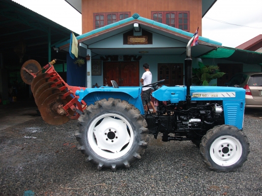 รถไถ แชมป์ 304 SLX ขับเคลื่อน 4 ล้อ พวงมาลัยพาวเวอร์