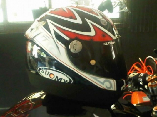 ขายหมวกกันน๊อค suomy ไซร์ s มือสองสภาพกริปมากเจ้าของใส่ไม่ได้เลยจะเปลี่ยนราคา8000 บาทโทร0803355484