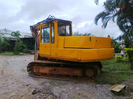 รถแบคโฮ KOMATSU PC100-3 มีลายหัวแย๊กซ์ (หัวกระแทก)  เครื่องดี ปั้มดี