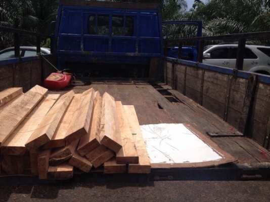 รถอีซูซุ 4 ล้อ NKR 100 แรงม้า ปี 46 ( รถประกอบ ) สนใจติดต่อ 081 - 6079515 รถอีซูซุ 4 ล้อ NKR 100 แรงม้า ปี 46 ( รถประกอบ ) สนใจติดต่อ 081 - 6079515