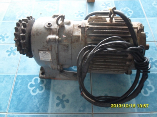 ขายมอเตอร์พร้อมเกียร์ทด TOSHIBA 1.5KW. อัตราทด 1:10 สภาพสวย