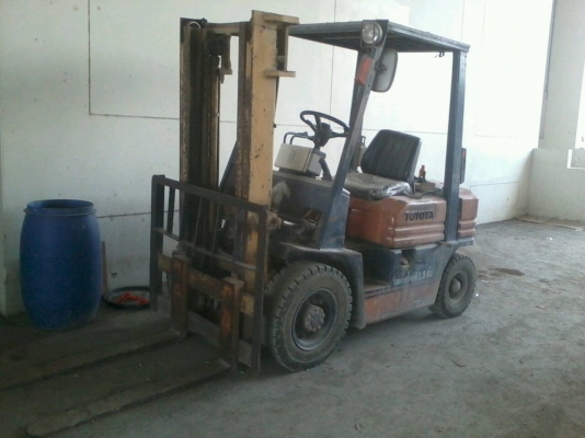 ขาย รถฟอร์คลิฟต์ TOYOTA SD25
