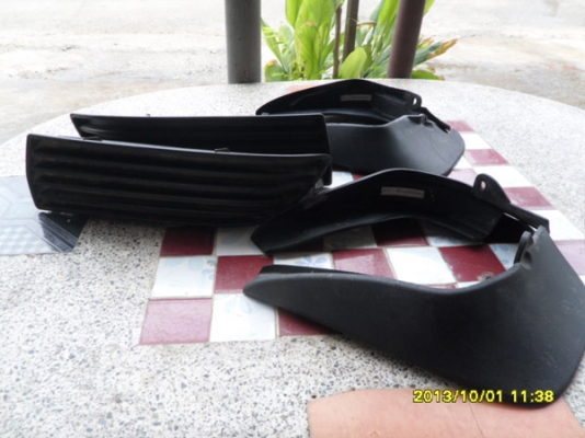 ขายกันโคลนรถเก๋งหน้าหลังและครอบรูสปรอทไล้ท์