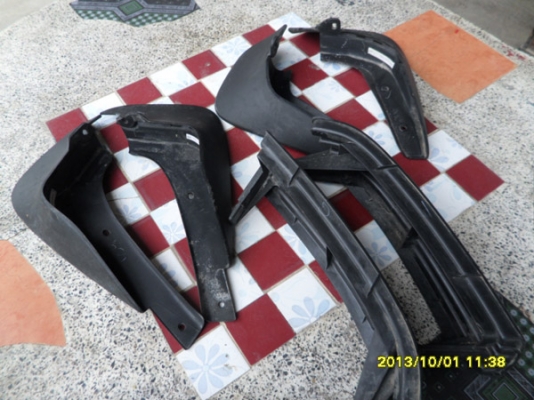 ขายกันโคลนรถเก๋งหน้าหลังและครอบรูสปรอทไล้ท์