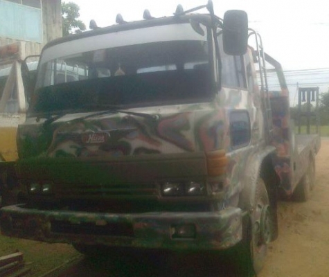 HINO 165 HP 6BD1 รถหางปลาสิบล้อเพลาเดียว ท้ายลาดมีหางพับไฮดรอลิกส์ขึ้นรถเกี่ยวข้าวครบพร้อมใช้งาน เครื่องแน่นแรงดีไม่มีเยิ้ม หัวเก๋งฮีโน่ F17 สภาพสวยลงเล่มครบถูกต้อง ภายในเก๋งคอนโซลสวยครบพร้อม พวงมาลัยเพาเวอร์ ระบบเบรคทริ๊ปฟี้ครบพร้อม ช่วงล่างคัชซีไม่มีบวม