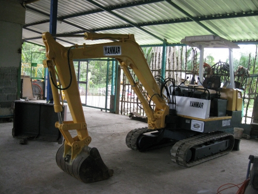 ขายด่วนรถแมคโคร YANMAR แบบ YB251-2-UZ เก่านอกไม่เคยใช้งานในไทย  เจ้าของขายเอง