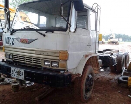 HINO F17 - 168 HP EH700 สิบล้อ 2 เพลา ขายหัวกับคัชซีครับสภาพดีสุดๆพร้อมต่อดั๊มพ์ ทำเป็นรถหางปลาได้เลยครับ เครื่องแน่นแรงดีไม่มีเยิ้ม หัวเก๋งสีสันบางเดิมๆภายในเก๋งคอนโซลสวยครบ พวงมาลัยเพาเวอร์ ระบบเบรคทริ๊ปฟี้ครบครัน ช่วงล่างคัชซีสวยไม่มีบวม ยางสภาพดี 10 เ