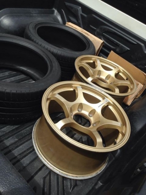 ขายล้อRG2 ขอบ17 กว้าง9  6รู 1คุ่พร้อมยาง 245-40-17 ดอกหนาครับ