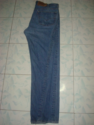 # 8995 # ยีนส์ Levi's 501 ผ้าทราย ของแท้ มือสอง เอว 41 ยาว 31นิ้ว เนื้อทรายสวย ตะเข็บสวย made in usa