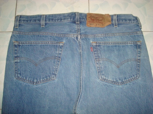 # 8995 # ยีนส์ Levi's 501 ผ้าทราย ของแท้ มือสอง เอว 41 ยาว 31นิ้ว เนื้อทรายสวย ตะเข็บสวย made in usa