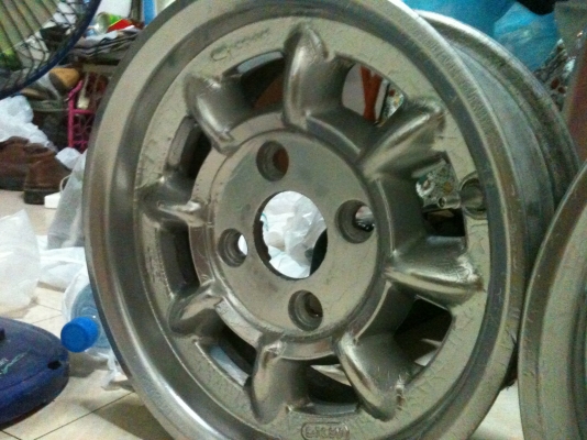 แม็กลายกล้วยขอบ13-1คู่ ขายด่วนราคาต่อรองได้ครับ