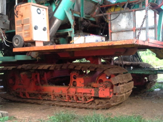 ขายรถเกี่ยวไทยเจริญอุ้ม 2.5 ตัน เครื่อง 210 HP ขายรถเกี่ยวไทยเจริญอุ้ม 2.5 ตัน เครื่อง 210 HP