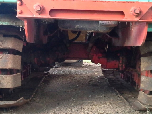 ขายรถเกี่ยวไทยเจริญอุ้ม 2.5 ตัน เครื่อง 210 HP ขายรถเกี่ยวไทยเจริญอุ้ม 2.5 ตัน เครื่อง 210 HP