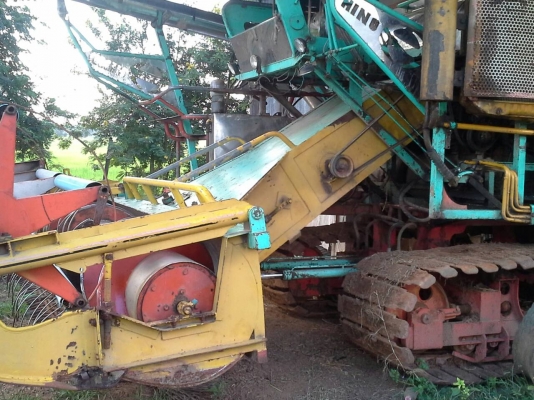 ขายรถเกี่ยวไทยเจริญอุ้ม 2.5 ตัน เครื่อง 210 HP ขายรถเกี่ยวไทยเจริญอุ้ม 2.5 ตัน เครื่อง 210 HP