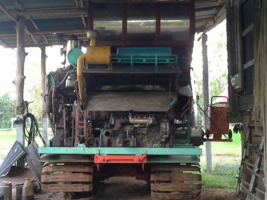 ขายรถเกี่ยวไทยเจริญอุ้ม 2.5 ตัน เครื่อง 210 HP ขายรถเกี่ยวไทยเจริญอุ้ม 2.5 ตัน เครื่อง 210 HP