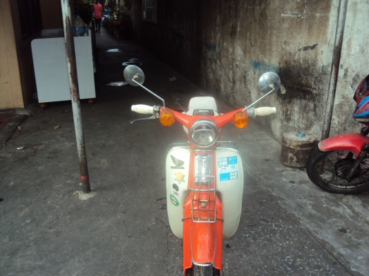 ขายฮอนด้าc90ทะเบีบนชุดโอนสนใจติดต่อสรกฤช091-8892274