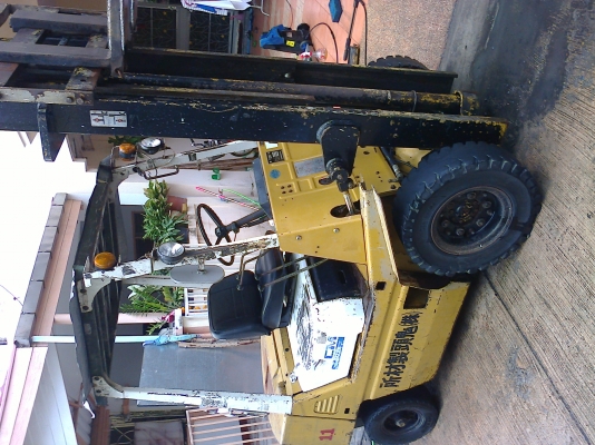 มาอีกแล้วครับ  เสาสูง  4เมตร  ขายถูก 175,000บาท  TCM FD25  ขนาด2.5ตัน เสาสูง4เมตร เครื่องดีเซล อีซุซุ c240 เกียร์ธรรมดา