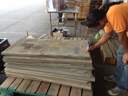 ของเข้าแล้วครับ 6/12/56 แผ่นอลูมิเนียมรองขารถเครนโทรสอบถามได้26000บาท 0888563012