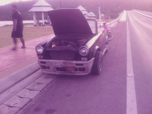 รถ Fiat ครับปีไหนไม่รู้เเต่เก่ามาก