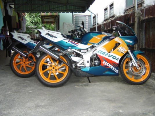 ขายด่วน NSR 150 SP PROARM สวยมากครับ ทำสีใหม่ ทั้ง คัน เครื่องดีเยี่ยม อยูที่ กทม ไปรษณีย์ ยานนาวา ตรงข้ามปั้มเชลล์ สนจัยติดต่อ คุณ.แจ็ค โทร .0808051985 กทม ราคาต่อรองได้ครับ