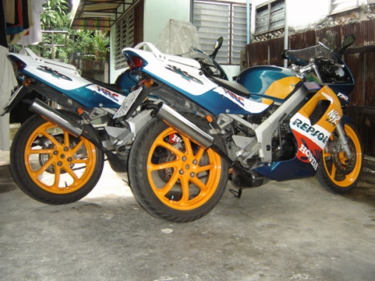 ขายด่วน NSR 150 SP PROARM สวยมากครับ ทำสีใหม่ ทั้ง คัน เครื่องดีเยี่ยม อยูที่ กทม ไปรษณีย์ ยานนาวา ตรงข้ามปั้มเชลล์ สนจัยติดต่อ คุณ.แจ็ค โทร .0808051985 กทม ราคาต่อรองได้ครับ