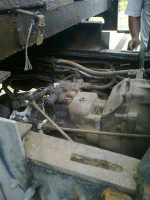 รถฮีโน่ HlNO 6 ล้อ รั้ว FF 195 แรงม้า  ปี 37   สนใจติดต่อ 081 - 6079515