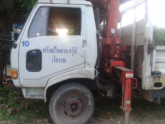 หกล้อ IHNO 117แรง KM779 ยาว5.5เมตร ติดเครน 2.9ตัน(เครนใหม่จากjapan) สภาพเครืองดีไม่มีอาย คัสซีสวยมากๆไม่มีสหนีมหรือผุสวยทั้งเส้น กะบะเหล็กไม่ผุ หัวเก๋งต้องเก็บสีหัวเก๋งใหม่สวยเลยครับ