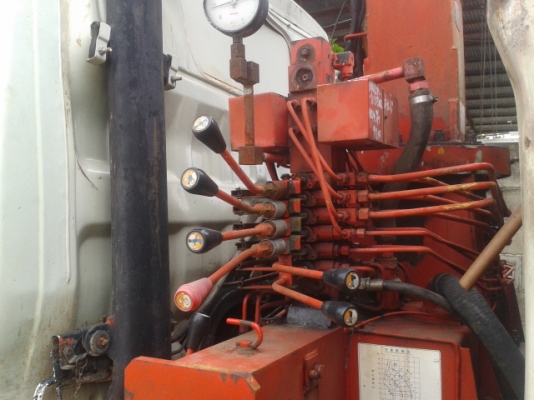 หกล้อ IHNO 117แรง KM779 ยาว5.5เมตร ติดเครน 2.9ตัน(เครนใหม่จากjapan) สภาพเครืองดีไม่มีอาย คัสซีสวยมากๆไม่มีสหนีมหรือผุสวยทั้งเส้น กะบะเหล็กไม่ผุ หัวเก๋งต้องเก็บสีหัวเก๋งใหม่สวยเลยครับ