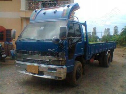 รถบรรทุก 6 ล้อ ยี่ห้อ ISUZU รุ่น NPR