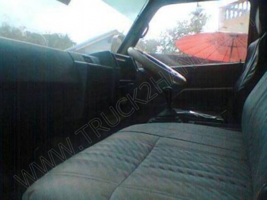 รถบรรทุก 6 ล้อ ยี่ห้อ ISUZU รุ่น NPR