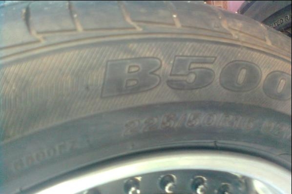 ขายmax16"พร้อมยาง225/50/R16 ดอกยังดีแต่ปีเก่าพร้อมใช้ ราคา 1000/เส้น สนใจคุยกันได้