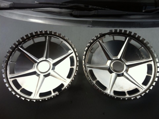 ขายฝาครอบล้อรถโบราณหลายรายการ