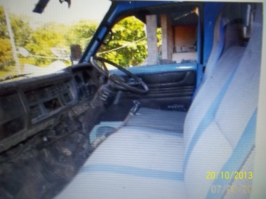 ขาย6ล้อกลาง  110 แรง  4BD1  ฝาขาวพร้อมใช้