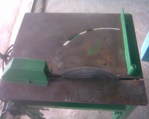 แท่นตัดอะลูมิเนียม