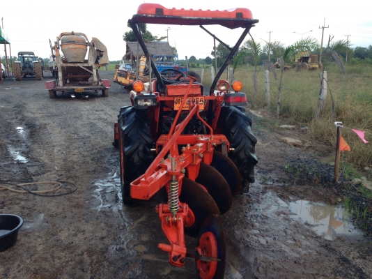 ขายด่วนรถไถคูโบต้าL3408 มีภาพวีโอ พร้อมอุปกรณ์ 4 รายการ ใบมีดดันดินหน้าและ ผานหลังมี 3 ชุด ทะเบียนปี