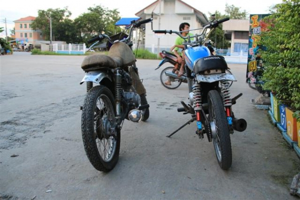 ขายรถ2คันCGกับJXในราคาเบาๆขายถูกๆ1200ด่วนครับ