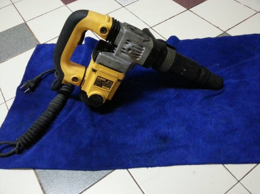 ขายเครื่องสกัดแย็กไฟฟ้าสภาพดีแรงๆๆสวยๆยี่ห้อDEWALT(1050วัตต์)พร้อมใช้งานคับ