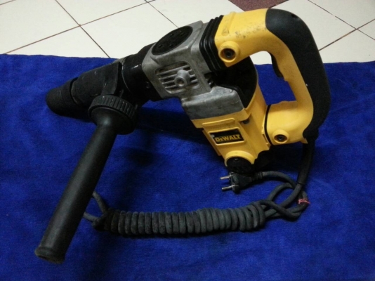 ขายเครื่องสกัดแย็กไฟฟ้าสภาพดีแรงๆๆสวยๆยี่ห้อDEWALT(1050วัตต์)พร้อมใช้งานคับ