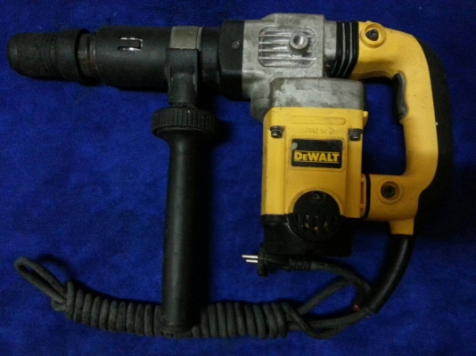 ขายเครื่องสกัดแย็กไฟฟ้าสภาพดีแรงๆๆสวยๆยี่ห้อDEWALT(1050วัตต์)พร้อมใช้งานคับ