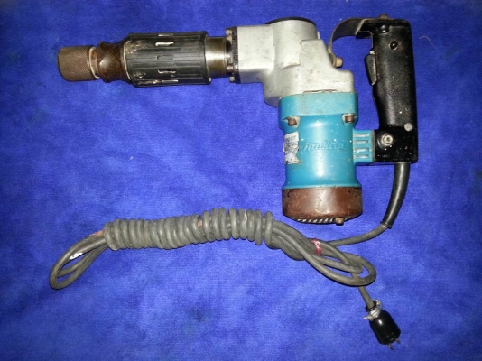 ขายเครื่องสกัดแย็กไฟฟ้ายี่ห้อMAKITA รุ่นHM0810(900W)พร้อมใช้งาน