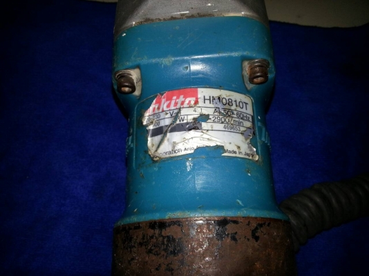 ขายเครื่องสกัดแย็กไฟฟ้ายี่ห้อMAKITA รุ่นHM0810(900W)พร้อมใช้งาน