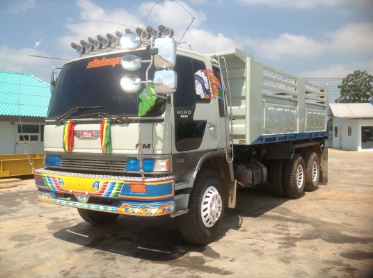 ขายด่วนสิบล้อดั้มสามมิตรเดิมบาง