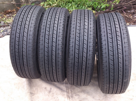 ขายยางป้ายแดงพร้อมแม็กออนิวเชฟ 6 รู ยางบริสโตร์ 215/70R16 ยางสัปดาห์ที่30ปี13 ตุ่มหน้ายางเส้นสีอยู่ครบ วิ่งแค่ 15 กิโลเปลี่ยน ใหม่ๆ 1 ชุด