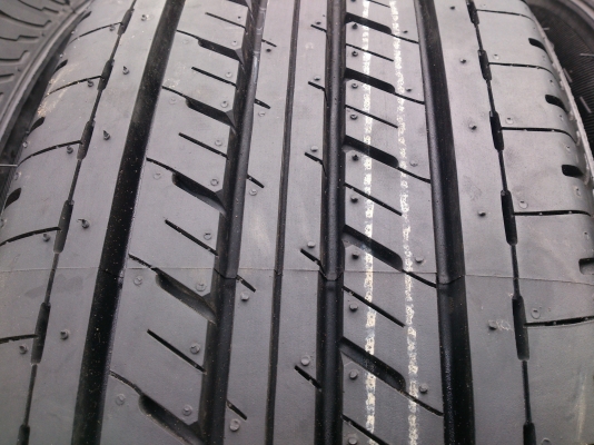 ขายยางป้ายแดงพร้อมแม็กออนิวเชฟ 6 รู ยางบริสโตร์ 215/70R16 ยางสัปดาห์ที่30ปี13 ตุ่มหน้ายางเส้นสีอยู่ครบ วิ่งแค่ 15 กิโลเปลี่ยน ใหม่ๆ 1 ชุด