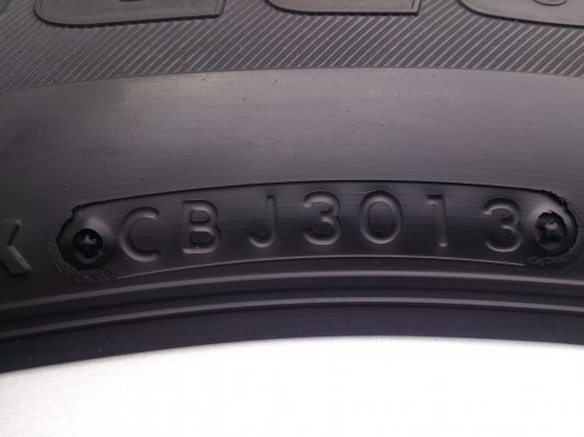 ขายยางป้ายแดงพร้อมแม็กออนิวเชฟ 6 รู ยางบริสโตร์ 215/70R16 ยางสัปดาห์ที่30ปี13 ตุ่มหน้ายางเส้นสีอยู่ครบ วิ่งแค่ 15 กิโลเปลี่ยน ใหม่ๆ 1 ชุด