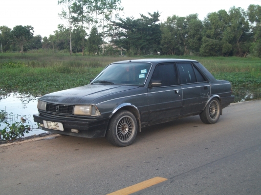 ขายรถ PEUGEOT 305  พร้อมขับ   19000