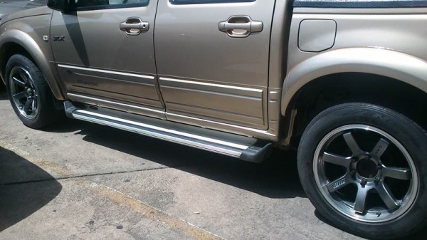 ขายยาง NITTO ขอบ 18 #235 / 55 พร้อมใช้งาน